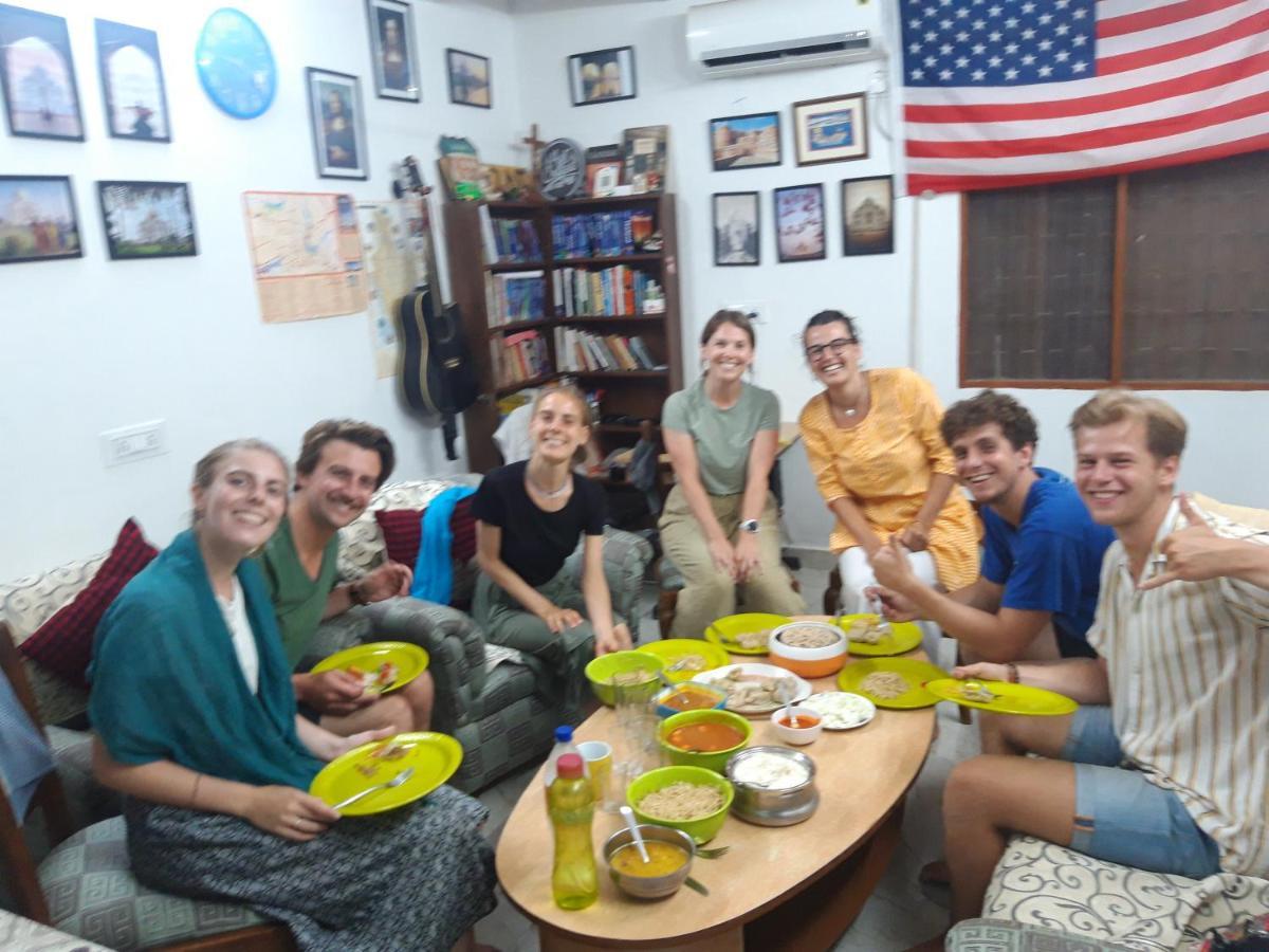 Zigzag Homestay Agra  Luaran gambar