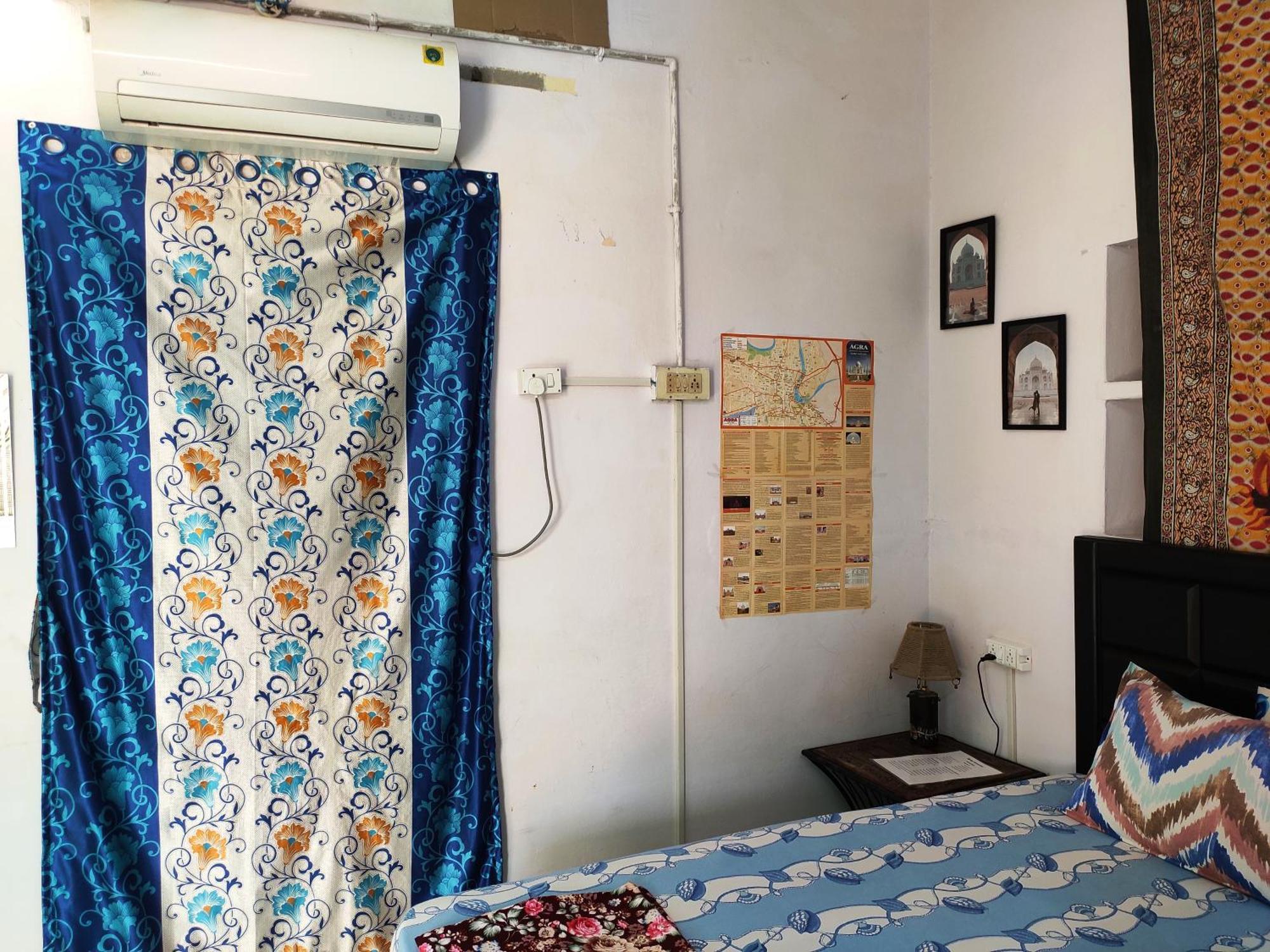 Zigzag Homestay Agra  Luaran gambar